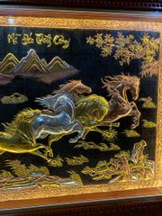 Tranh Mã Đáo Thành Công Kích Thước 230 x120  Đồng Đỏ Nền Đen Dát Vàng - Khung Sồi Đục Hoa Văn