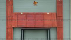 Bộ Hoành Phi Câu Đối Gỗ Hương Đỏ Đức Lưu Quang Tích Mai Đào Dát Vàng Hoành Phi 127*50*4 - Câu Đối 127*26*4