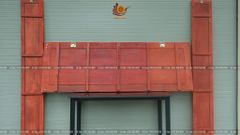 Bộ Hoành Phi Câu Đối Gỗ Hương Đỏ Đức Lưu Quang Tích Mai Đào Dát Vàng Hoành Phi 197*68*4 - Câu Đối 197*28*4
