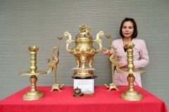 Bộ Ngũ Sự Bằng Đồng Vàng Cao 65 Song Long Chầu Nguyệt Màu Vàng Mộc