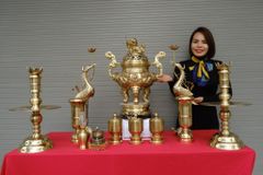 Bộ Ngũ Sự Bằng Đồng Cát Tút  Song Long Chầu Nguyệt Cao 60 Catut + Bộ Ba Đài 10 Catut+ Ống Hương 29 Catut