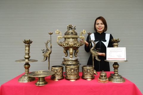 Bộ Ngũ Sự Bằng Đồng Vàng Cao 60 Rồng Màu 2 CN + Mâm+ Bộ Bát Hương