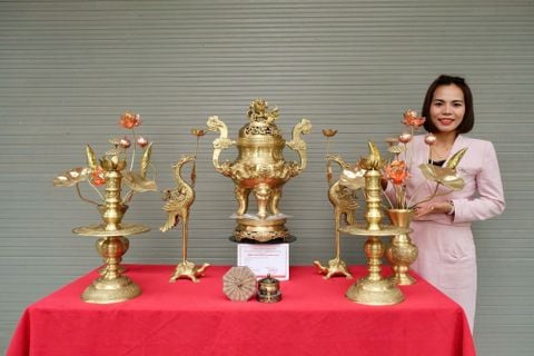 Bộ Ngũ Sự Bằng Đồng Vàng Cao 60 Rồng Vàng Mộc +Bình sen đồng
