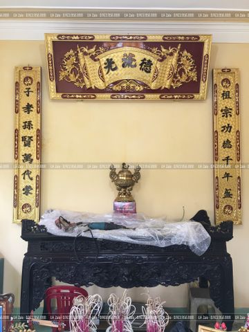 Bộ Hoành Phi Câu Đối Gỗ Hương Đỏ Đức Lưu Quang Sơn Son Thếp Vàng Hoành Phi 197*69*4 - Câu Đối 197*28*4