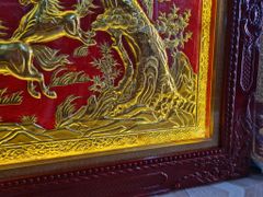 Tranh Mã Đáo Thành Công  Kích Thước 170 x90  Đồng Vàng Nền Đỏ Dát  - Khung Sồi Đục Hoa Văn