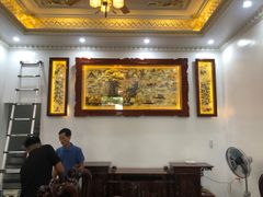 Tranh Đồng Quê Kích Thước 230 x 120 - Đồng Đỏ Nền Đen Dát Vàng - Khung Gỗ Sồi Nga, Đục Trơn + Tranh Cha Mẹ Kích Thước 40x 120