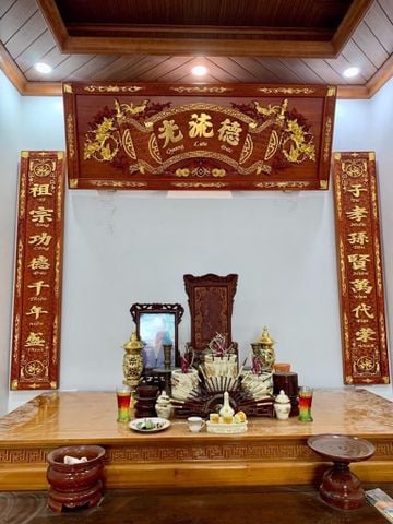 Bộ Hoành Phi Câu Đối Gỗ Hương Đỏ Đức Lưu Quang Tích Mai Điểu Dát Vàng Hoành Phi 155*61*4 - Câu Đối 155*28*4