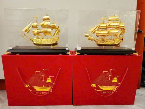 Mô hình Thuyền mạ vàng 24k- Ngang 50cm, cao 35cm, sâu 22cm
