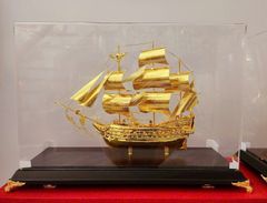 Mô hình Thuyền mạ vàng 24k- Ngang 30cm, cao 22cm, sâu 16cm