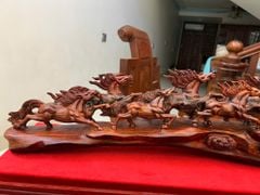 Tượng Linh Vật-Bát mã gỗ trắc việt liền khối 100% chất đỏ đen vân đẹp Kt. Dài 66. C20.s14