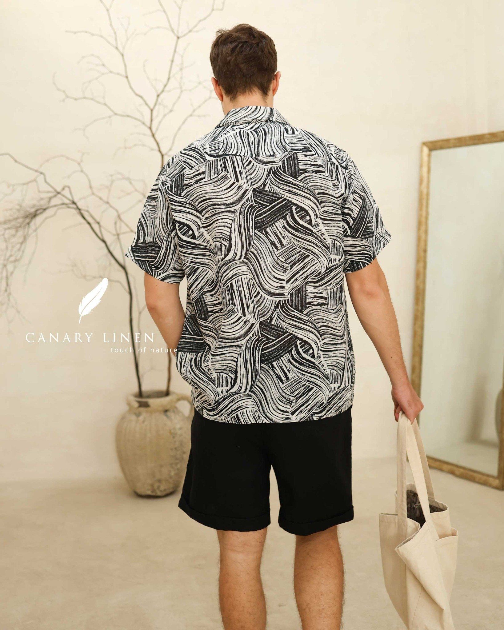  Áo sơ mi cổ danton tay ngắn - Họa tiết trắng đen 