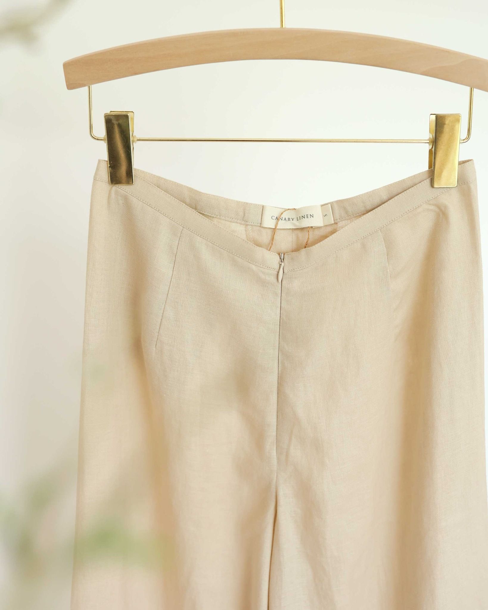  Quần áo dài 2025 kem 