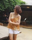  Sola Top - Hoa trắng nền vàng 