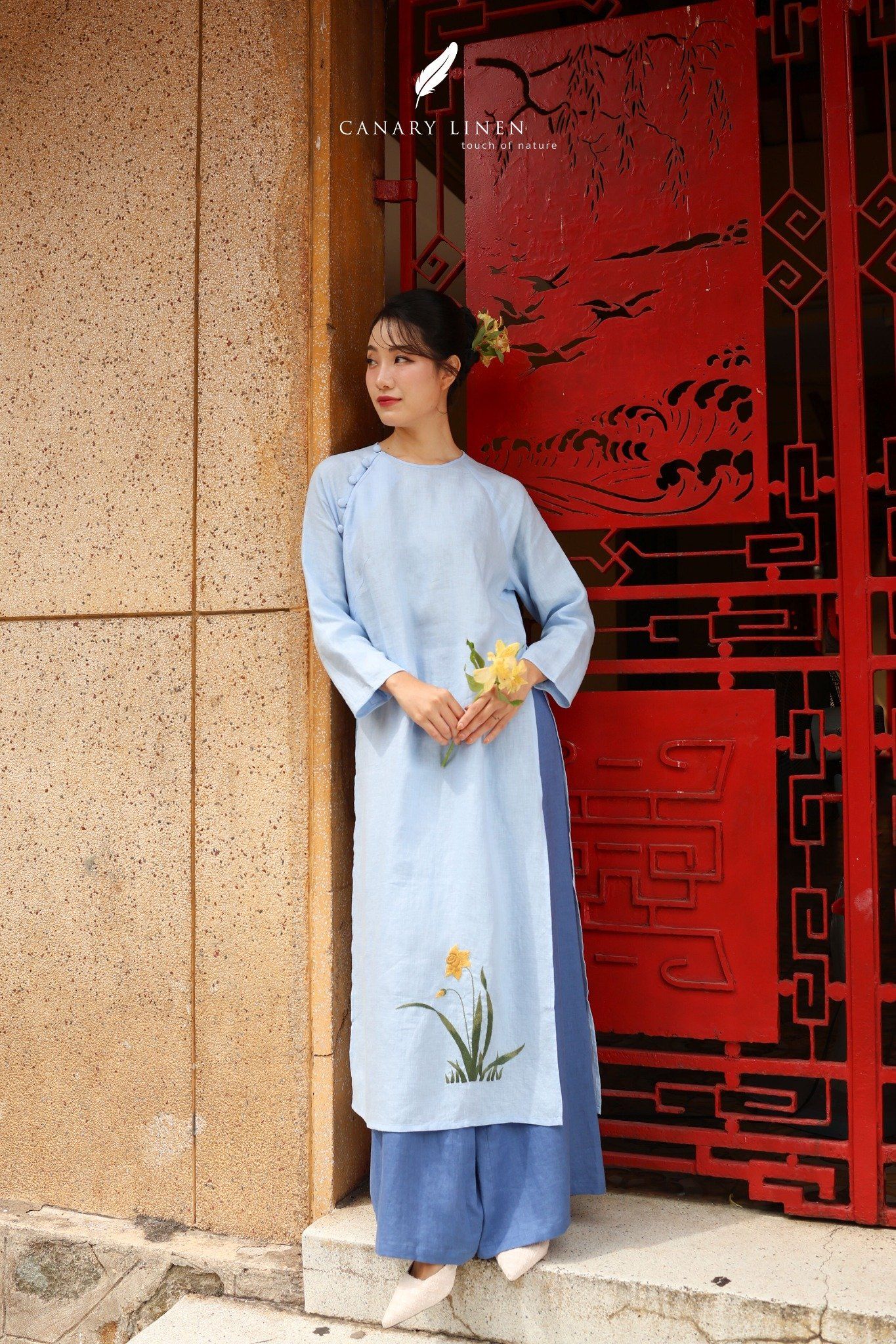  Áo dài cổ tròn - Hoa Thuỷ Tiên 