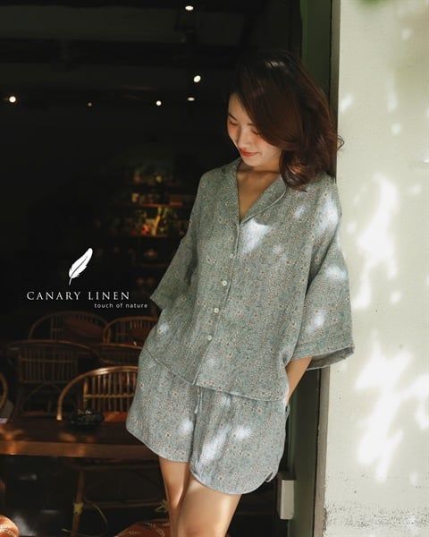  Mira Set - Hoa nhí nền xanh 