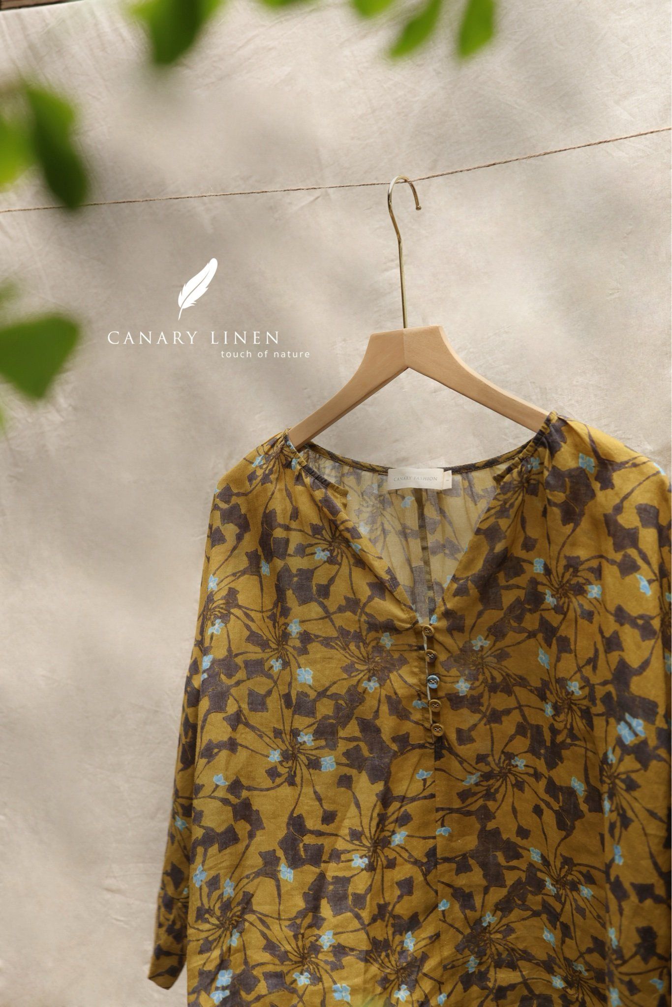  Celina Top - Lá đen nền vàng 