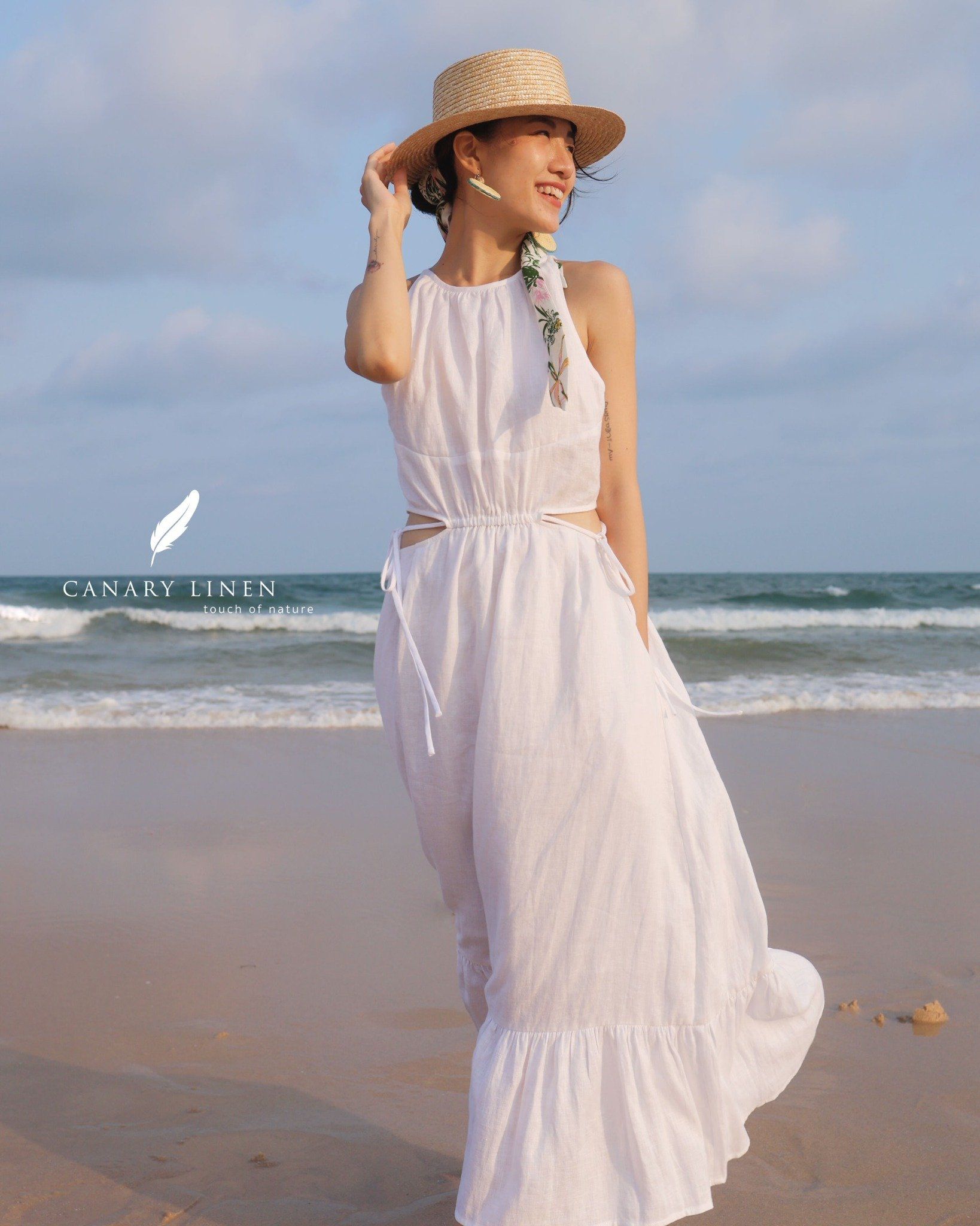  Đầm maxi cut eo - Trắng 