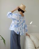  Áo tay lửng lưng nút - Hoa trắng nền xanh 