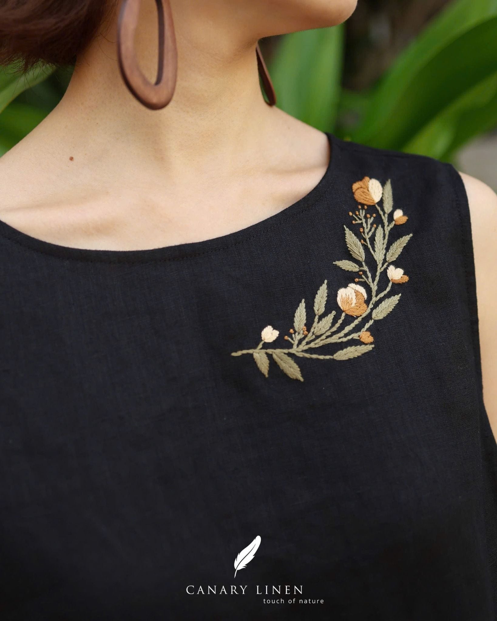  Bloom V Dress - Đen 