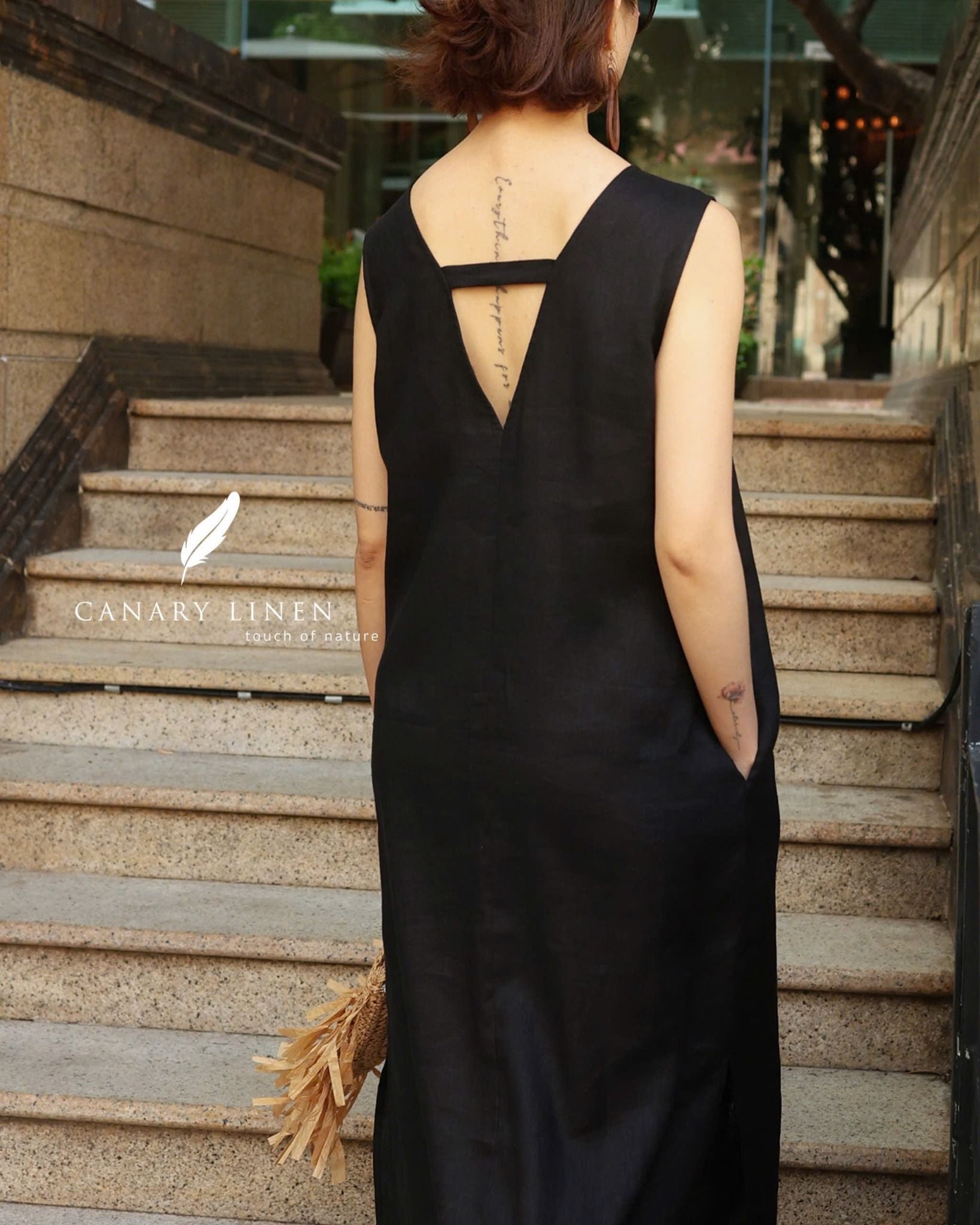  Bloom V Dress - Đen 