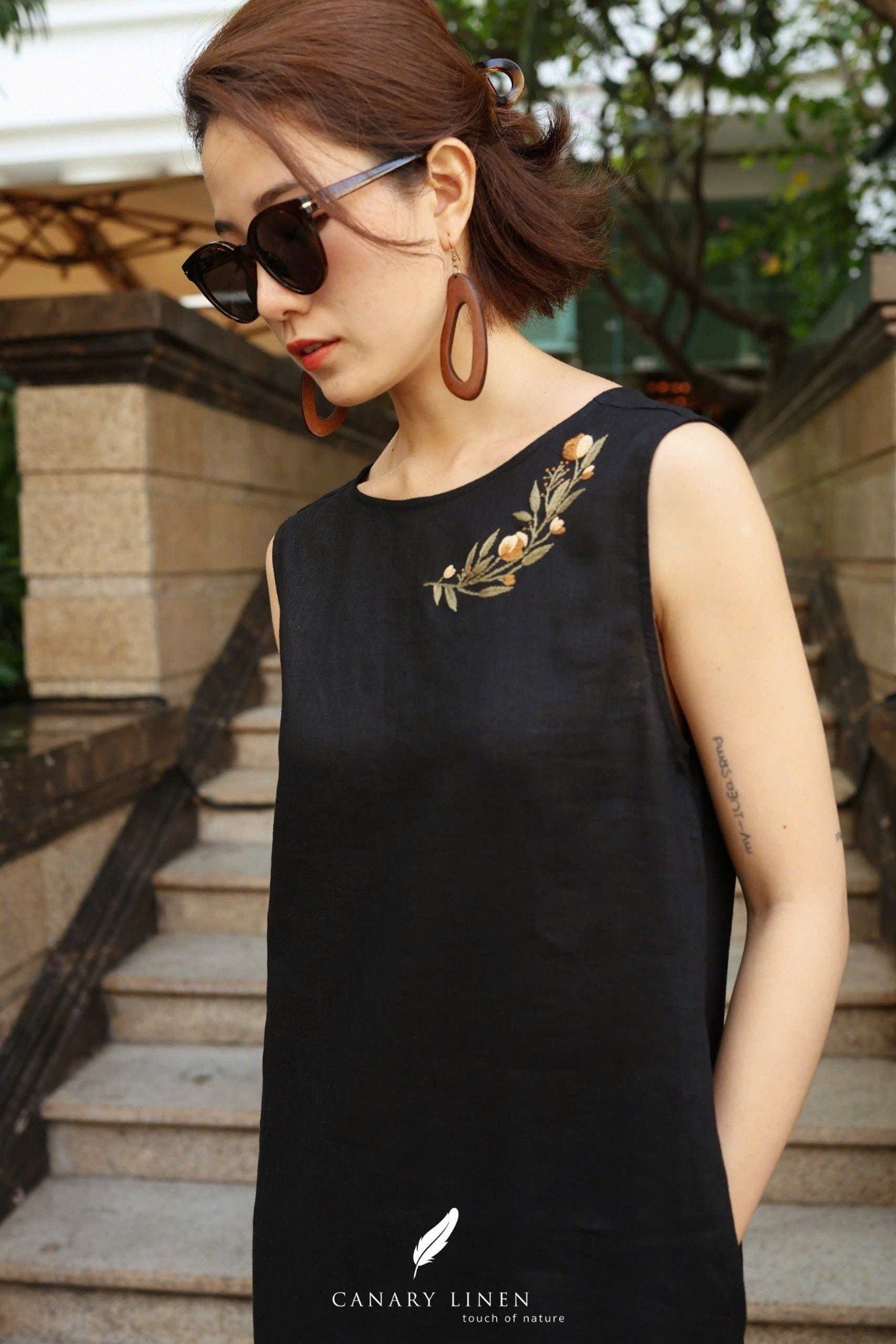  Bloom V Dress - Đen 