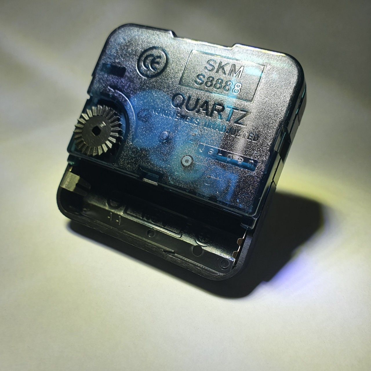  Máy đồng hô treo tường kim trôi cốt dài 22mm loại xin SKM8888 JAPAN 