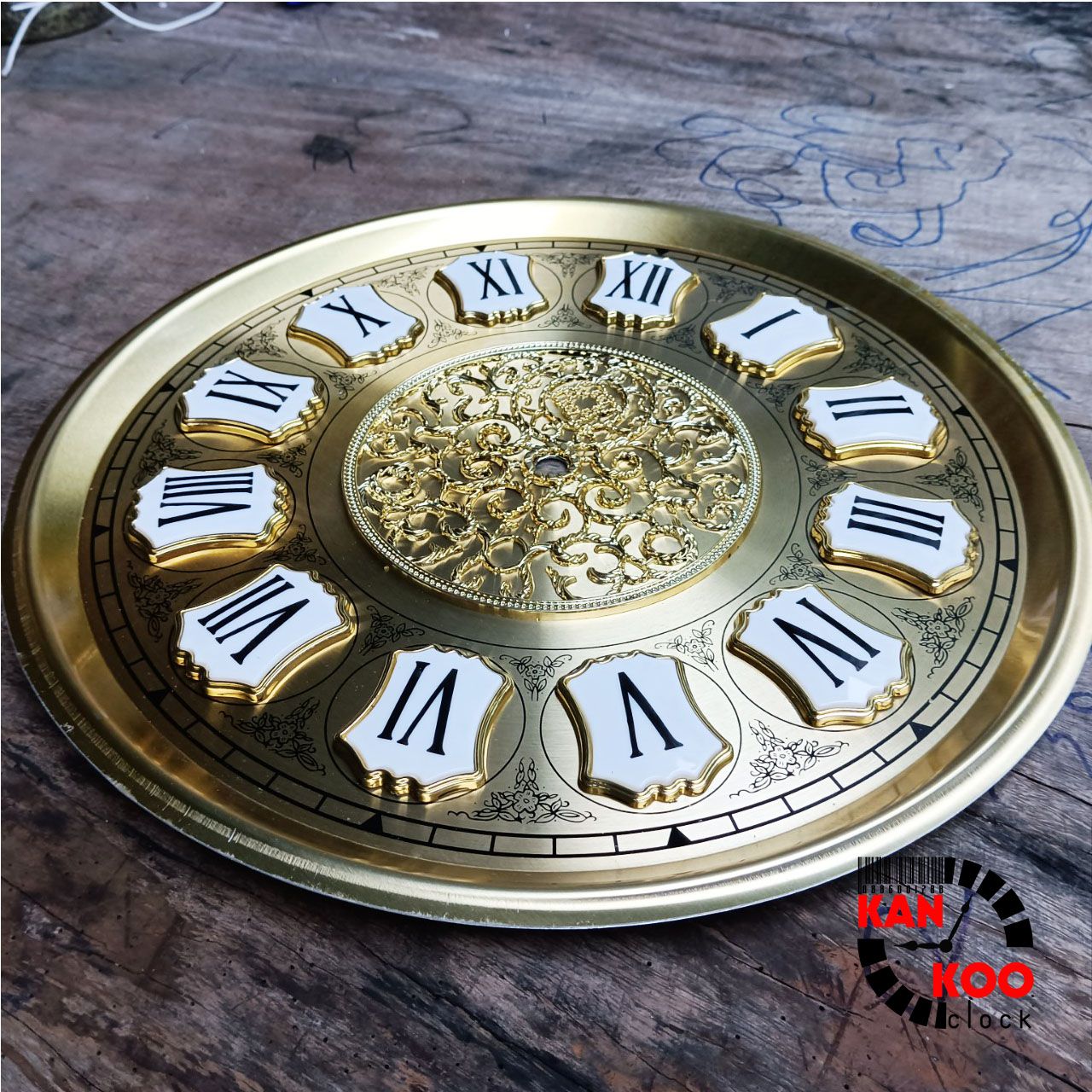  Mặt nhôm lắp đồng hồ tủ đứng-đồng hồ gỗ lũa đường kính 32cm (mặt ngọc) số nổi kiểu La Mã 