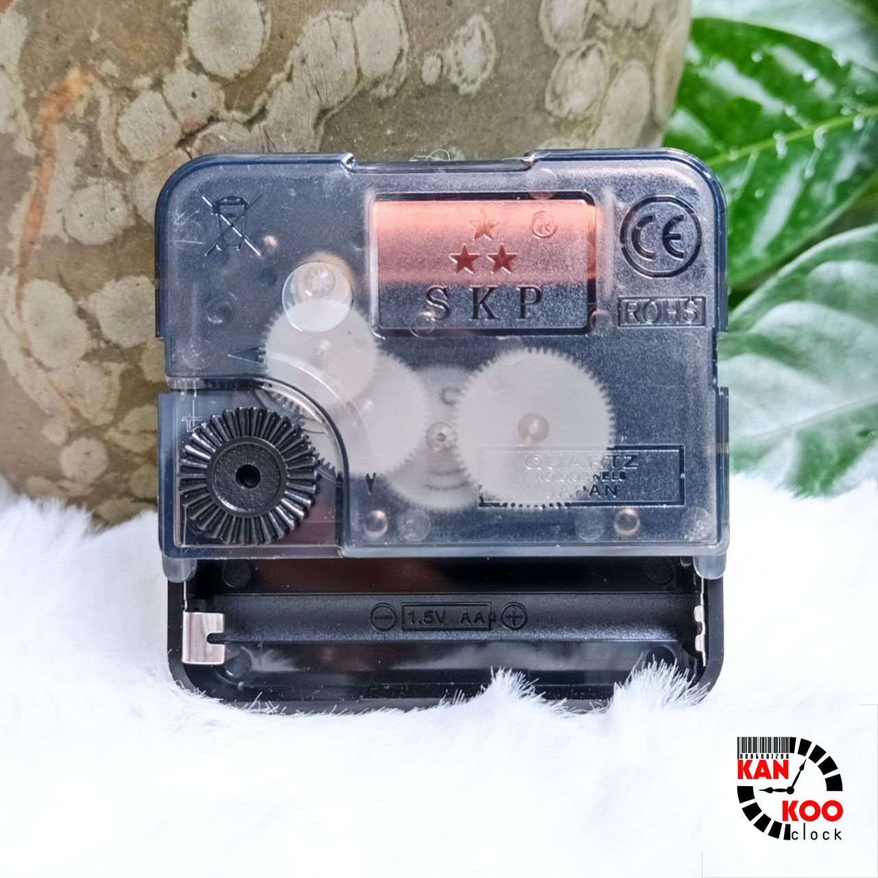  Máy đồng hồ treo tường Kim trôi  SKPJapan bảo hành chính hãng 5 năm 