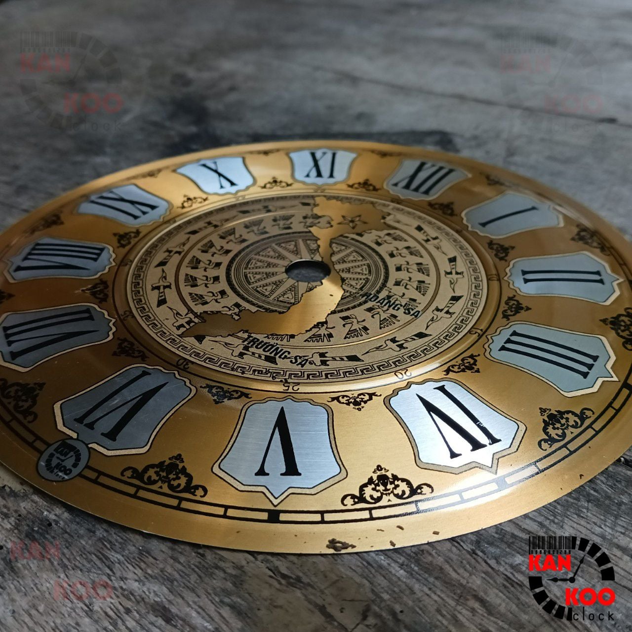  Mặt số đồng hồ treo tường nhôm dập nổi kiểu số La Mã 15.5cm,18cm,20cm in hình trống đồng 