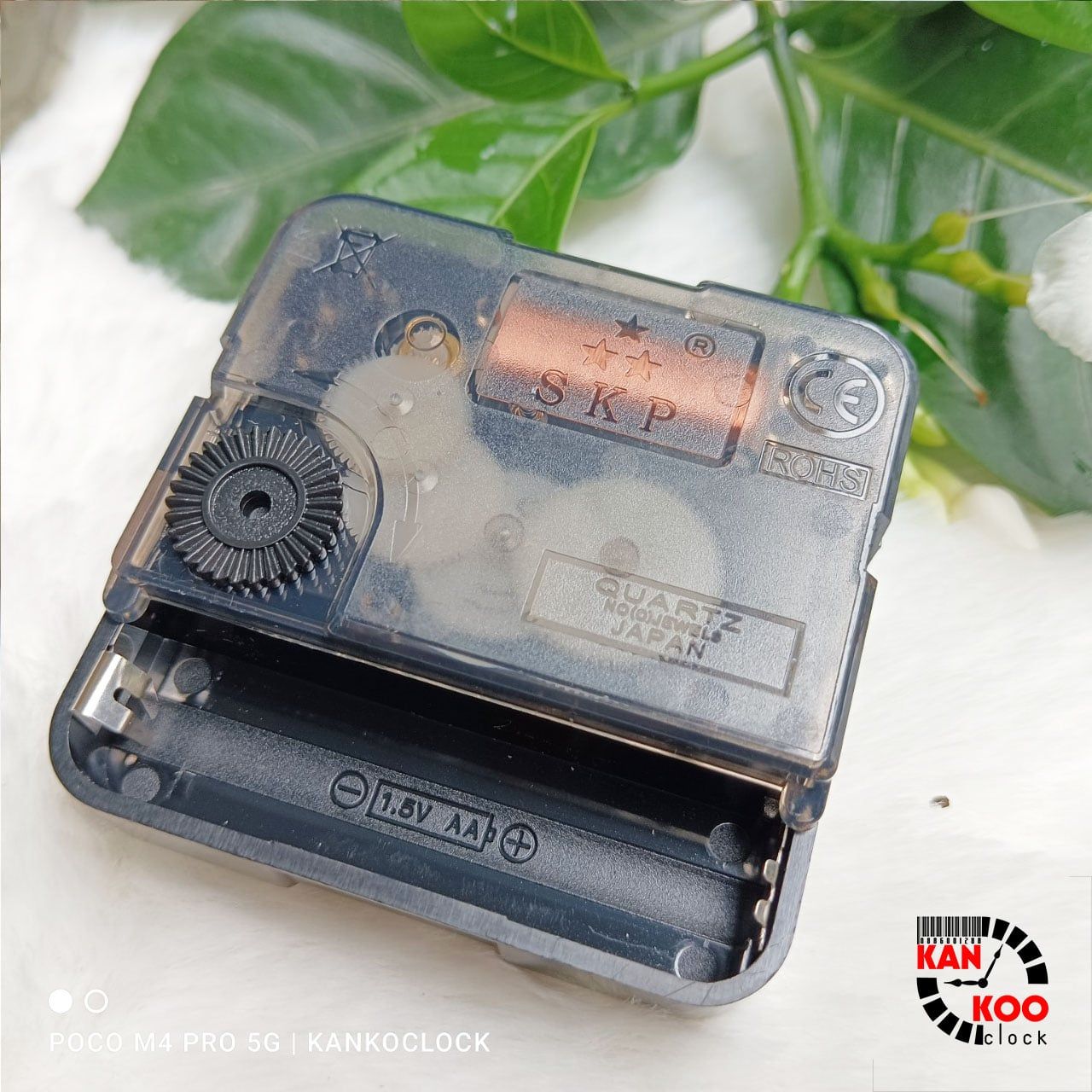  Máy đồng hồ treo tường Kim trôi  SKPJapan bảo hành chính hãng 5 năm 