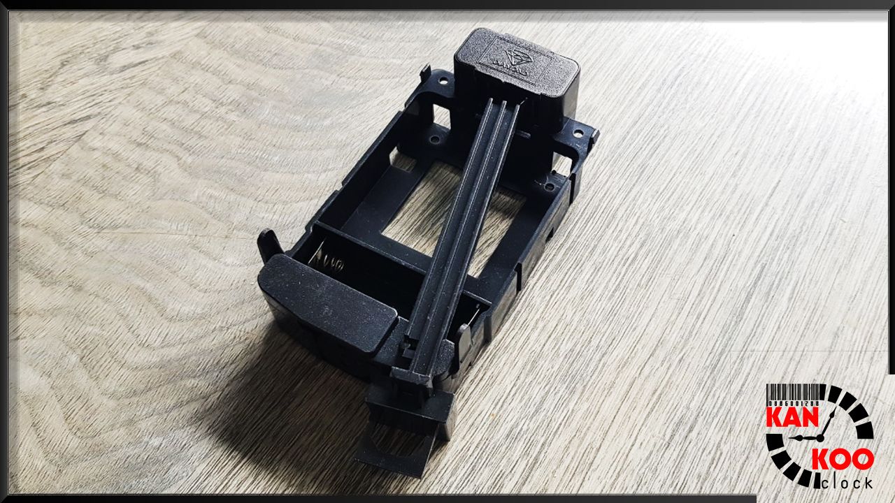  Máy lắc dao động cho đồng hồ treo tường: 