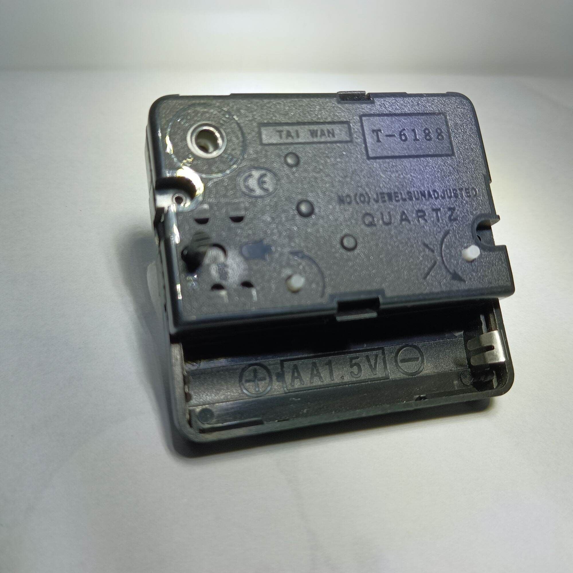  Máy đồng hồ báo thức TAIWAN dùng cho đồng hồ để bàn mã số T-6188 