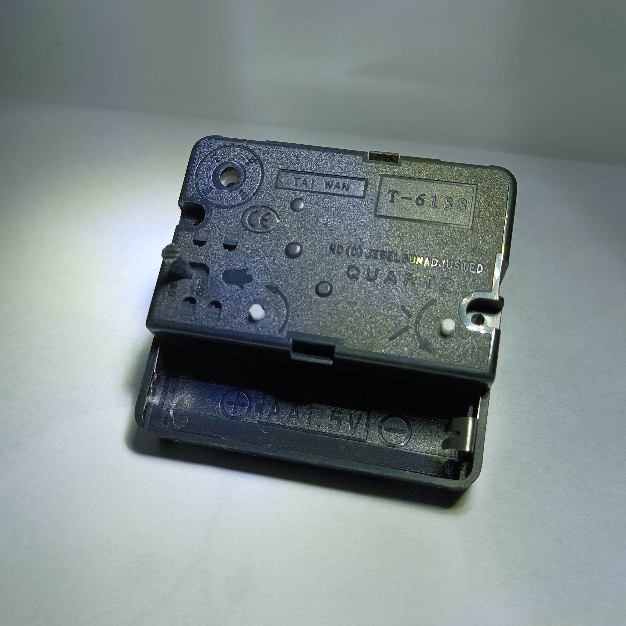  Máy đồng hồ báo thức TAIWAN dùng cho đồng hồ để bàn mã số T-6188 