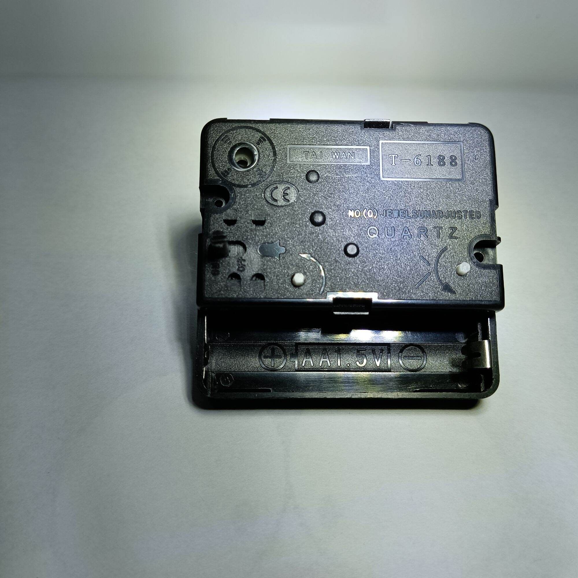  Máy đồng hồ báo thức TAIWAN dùng cho đồng hồ để bàn mã số T-6188 