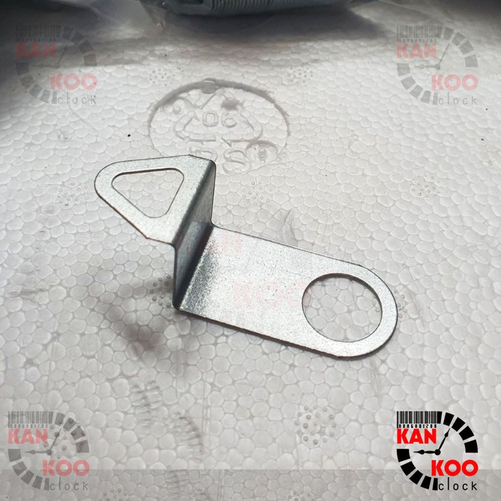  Móc sắt dùng để treo đồng hồ treo tường 