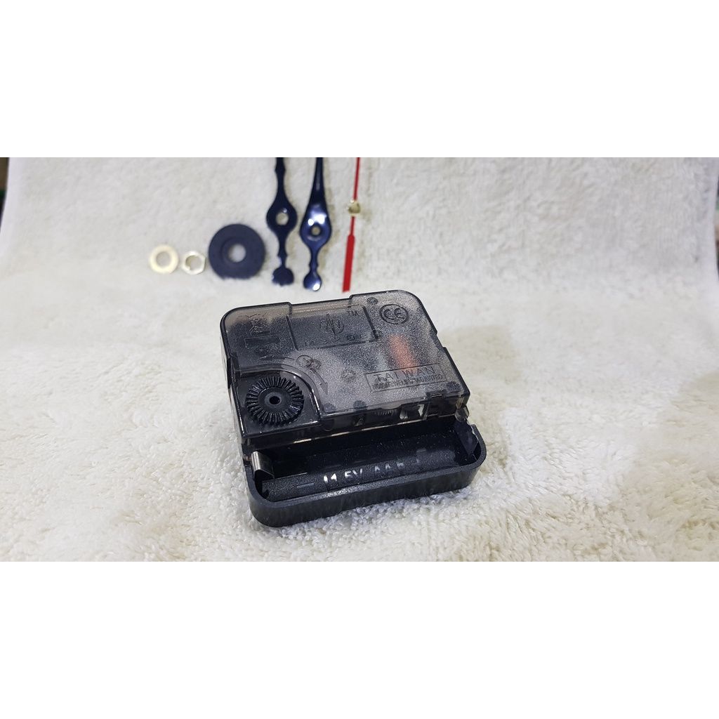  Máy đồng hồ treo tường Taiwan kim giật M3288 (Quartz) 