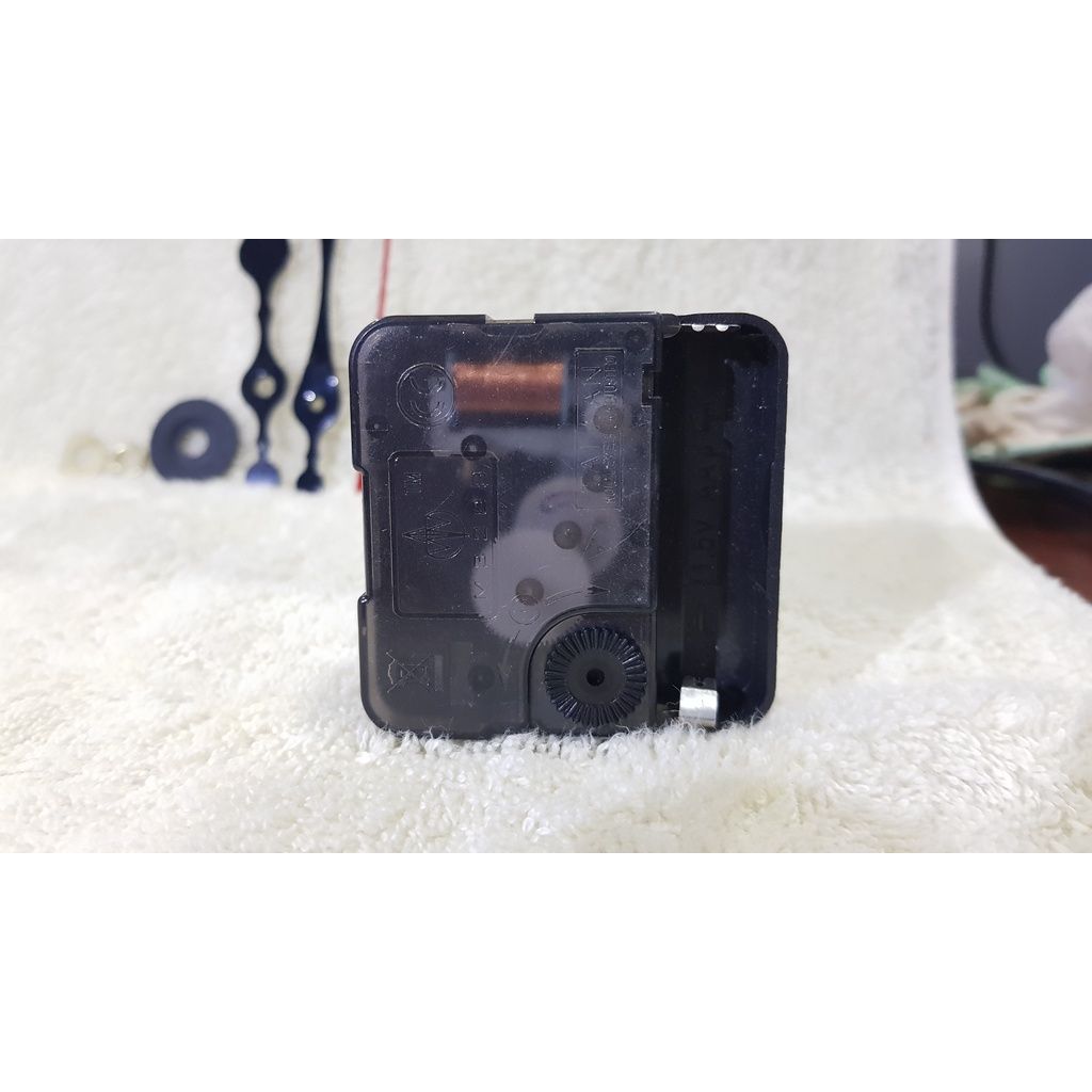  Máy đồng hồ treo tường Taiwan kim giật M3288 (Quartz) 