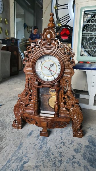  Đồng hồ gỗ MUN ĐUÔI CÔNG có lắc, máy kim trôi, bảo hành 2 năm, gia công sắc nét, sang trọng 