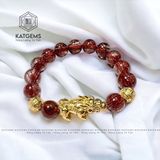  Vòng Đơn Thạch Anh Tóc Đỏ 12 Ly Mix Tỳ Hưu và Charm Kim Tiền Vàng Trang Sức (Hoả, Thổ) GIÁ LIÊN HỆ 