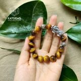  Vòng Đá Mắt Hổ Nâu Vàng 12ly Mix Charm Tỳ Hưu Và Bi Bạc Khắc Chú (Kim, Thổ) 