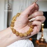  Vòng Đơn Thạch Anh Tóc Vàng 13.5 Ly Mix Tỳ Hưu và Charm Kim Tiền Vàng Trang Sức (Kim, Thổ) GIÁ LIÊN HỆ 