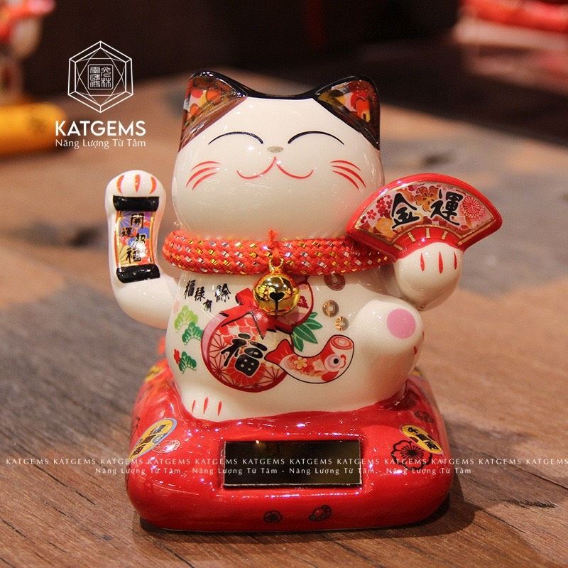  Mèo Thần Tài May Mắn Thu Hút Tài Lộc gốm sứ cao cấp, pin + năng lượng mặt trời vẫy tay KT 10.5x9x10.58cm 031223 M483 