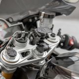  Quadlock Chống Rung 