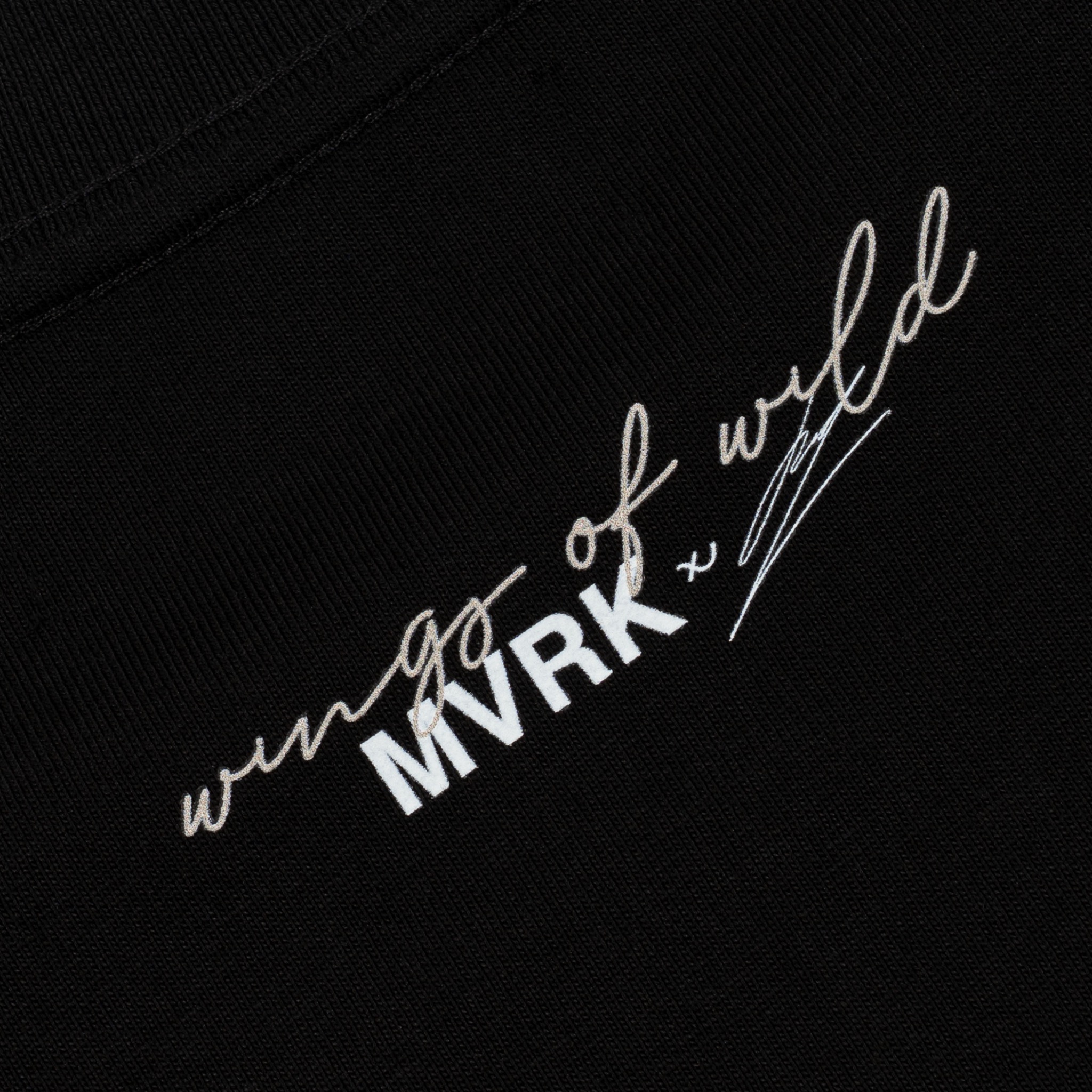 ao-thun-boxy-maverick-wings-of-wild || Black