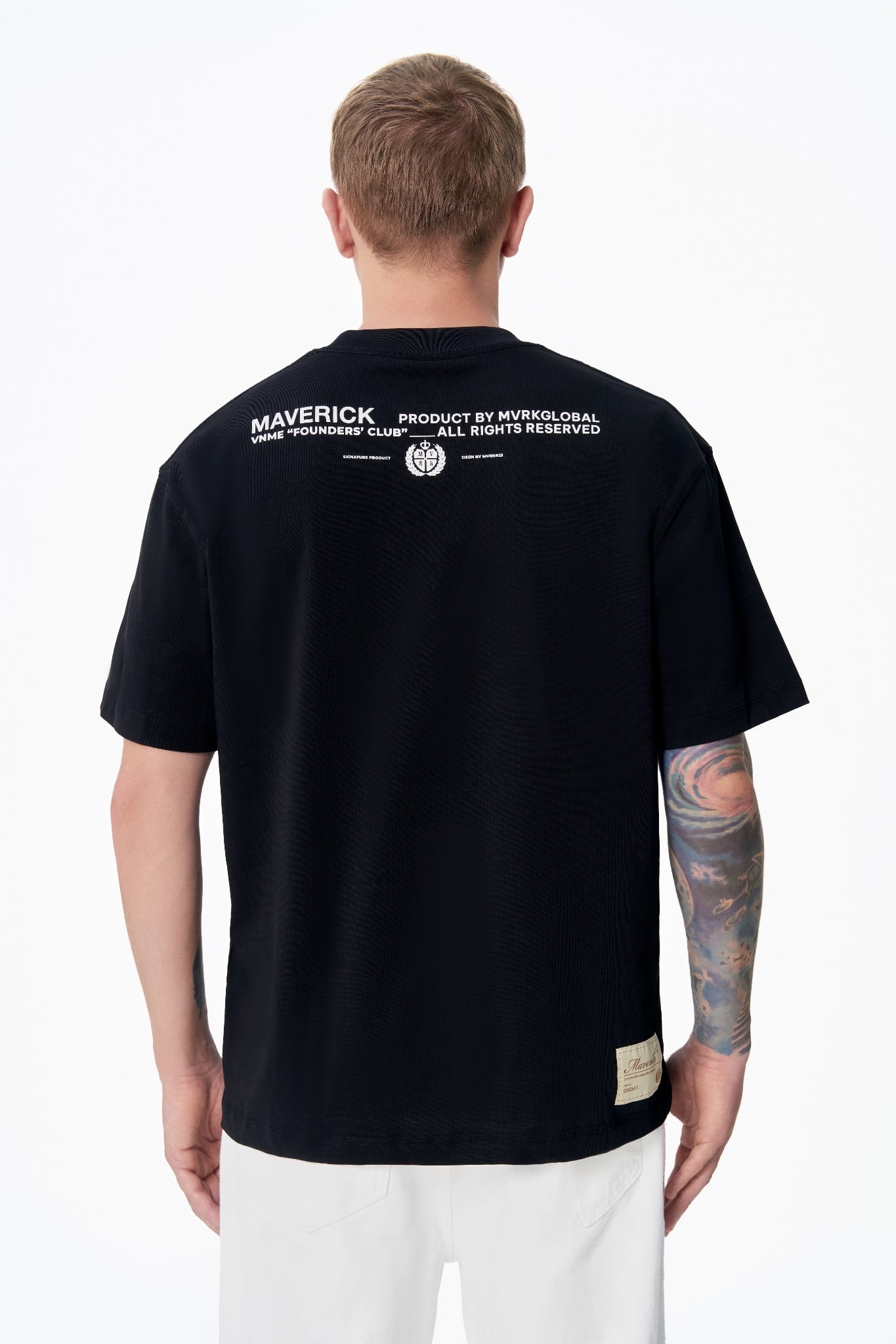 ao-thun-maverick-founders-club-black || black