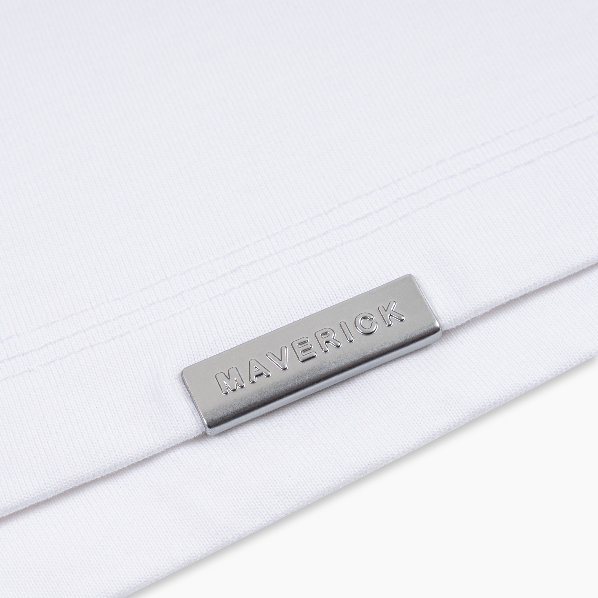 ao-thun-boxy-maverick-tu-do-limited-edition || White