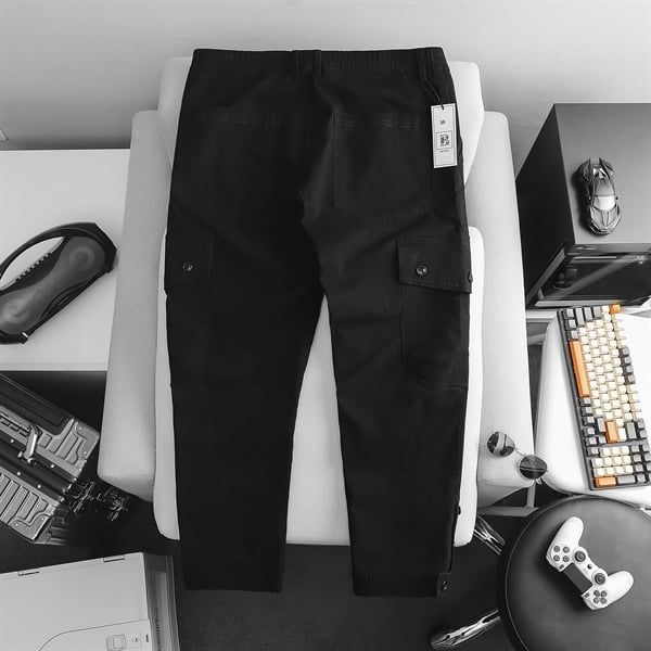 Quần kaki dài túi hộp form ống suông phối nút (Mẫu 3)