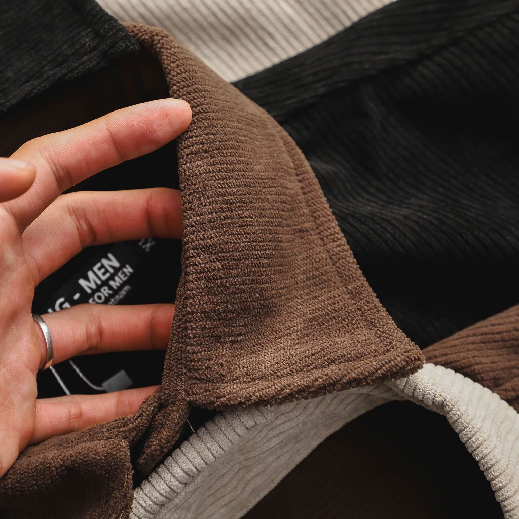 Áo sơ mi tay ngắn unisex phối túi vải nhung tăm thời trang 85-140kg