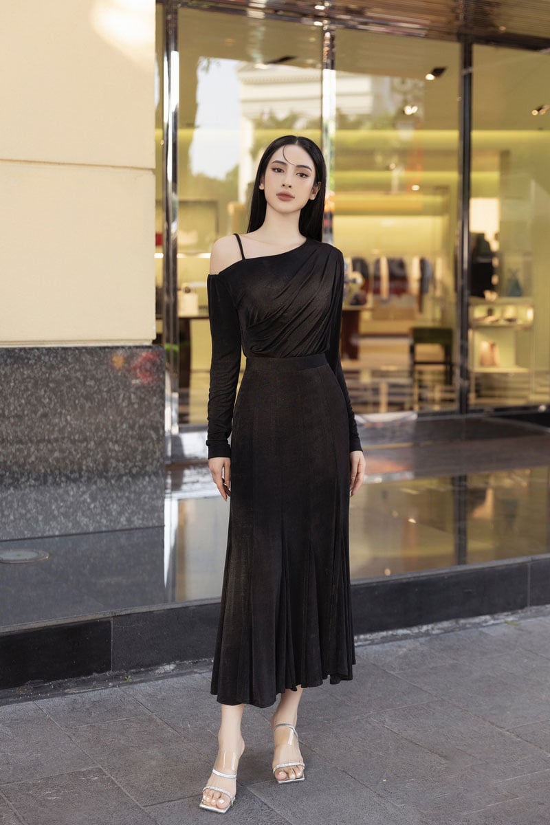 Perilla Top in Black