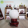 Cầu thạch anh trắng dừa nặng 0.721kg, đường kính 8.05 cm